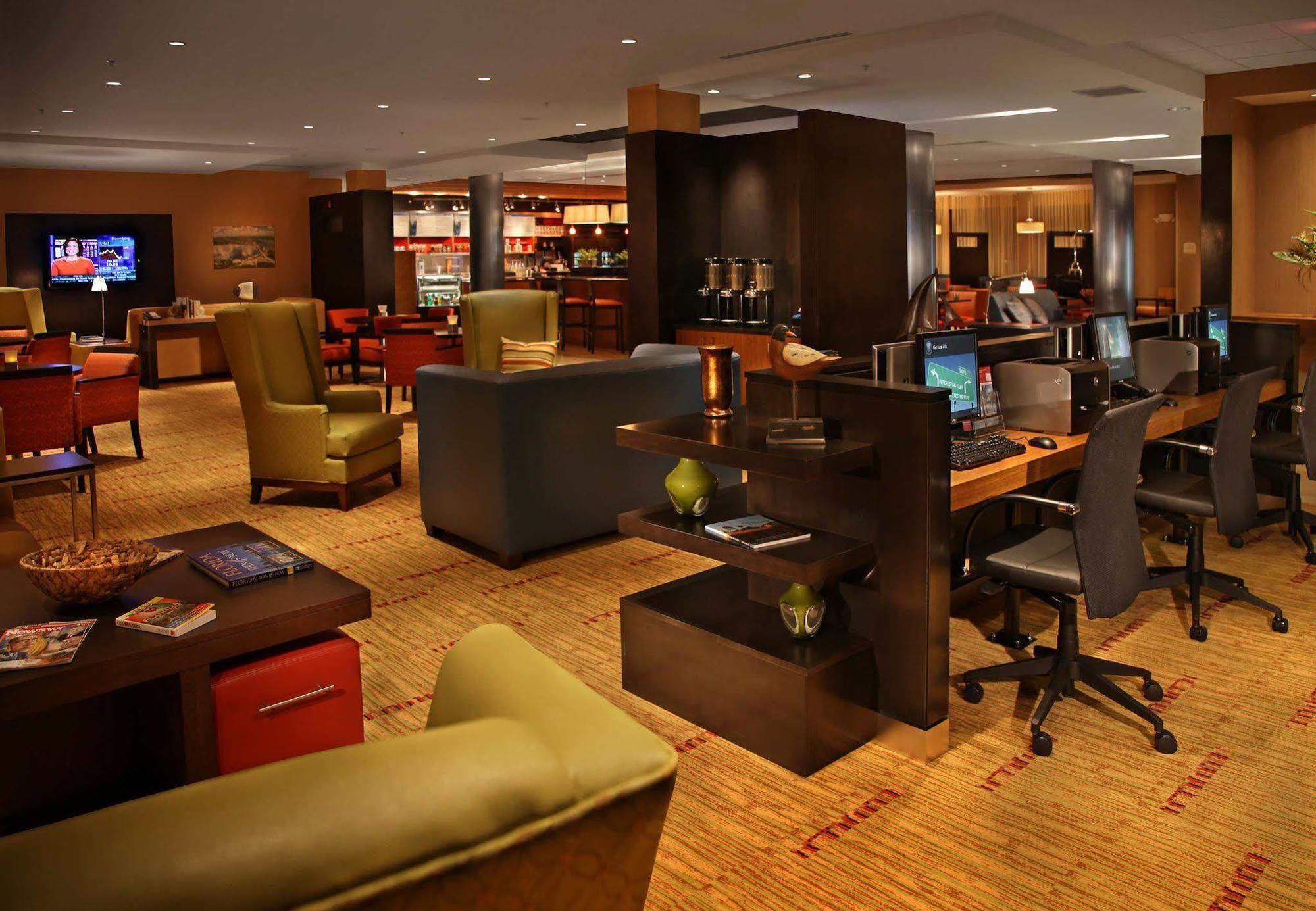 Courtyard By Marriott Stuart Hotel Exterior photo